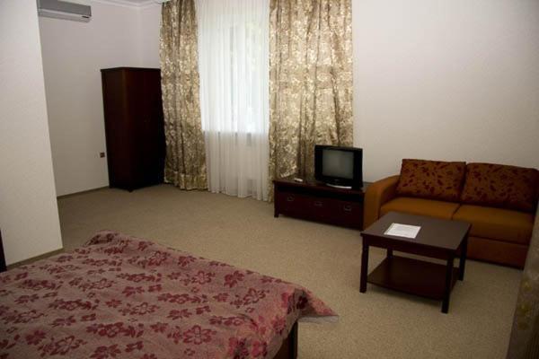 Marco Polo Hotel Ulʼyanovka Esterno foto